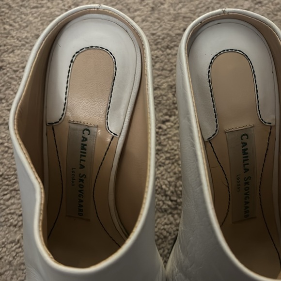 Camilla Scovgaard slip on white leather booties - Picture 4 of 5